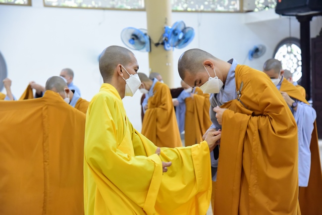 Lễ truyền giới Sa di Phương Trượng